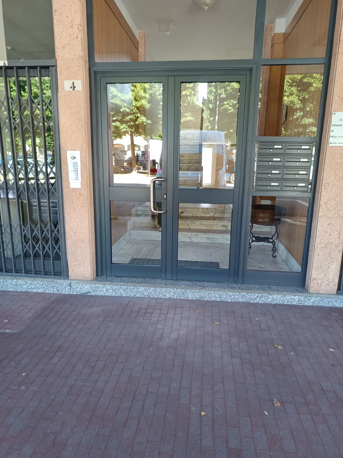 Portoncino in alluminio